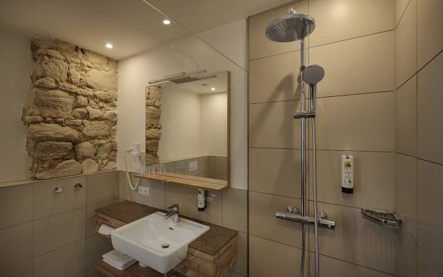 Badezimmer - modern & gemütlich - Aparthotel Rose Ellwangen